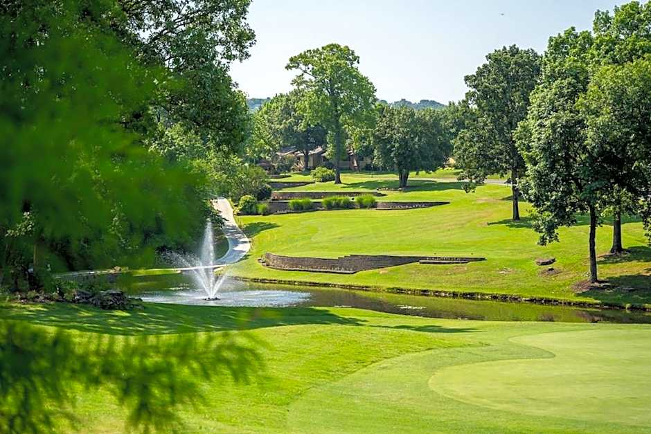 Ozark Mountain Retreat, Family Condo with Resort Amenities
