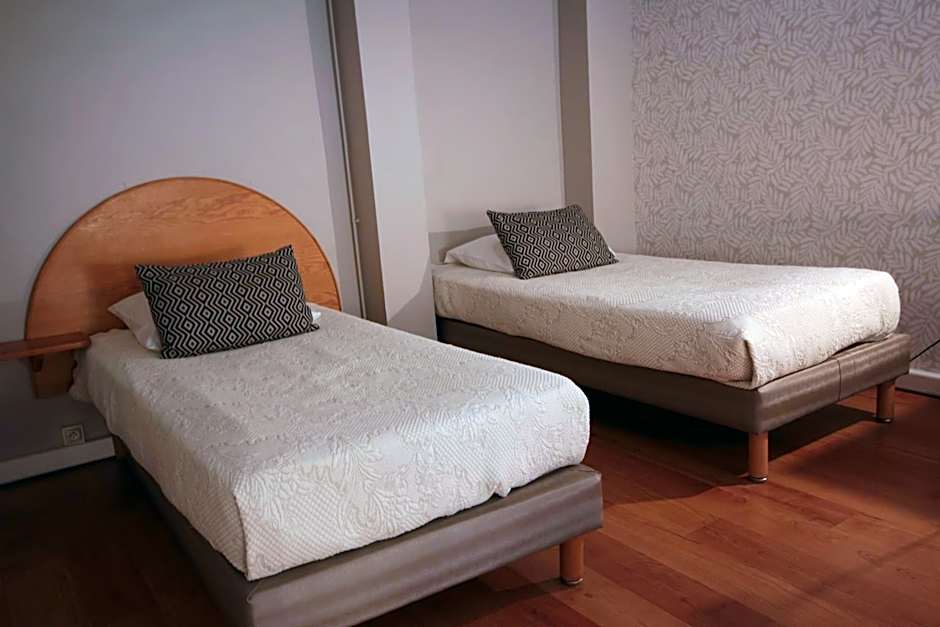Hôtel Des Arts, Artisanal et Indépendant
