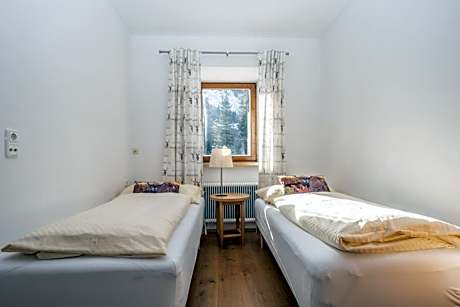 Apartment with Mountain View