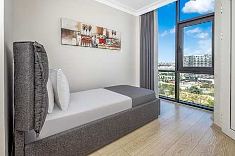 Three Bedroom Corner with City View
