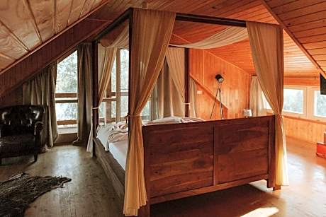 Deluxe Twin Room with Balcony