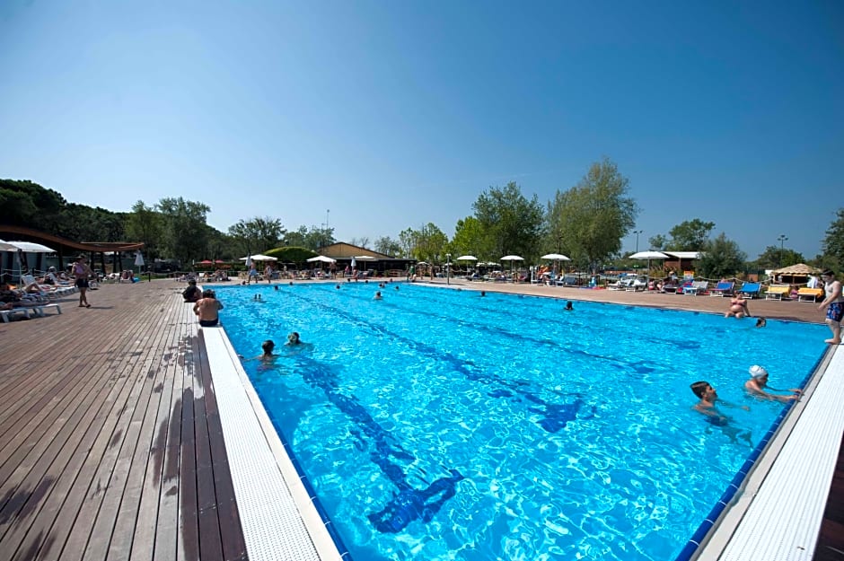 Club del Sole Spina Family Collection