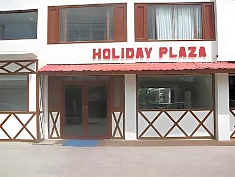 Holiday Plaza Hotel