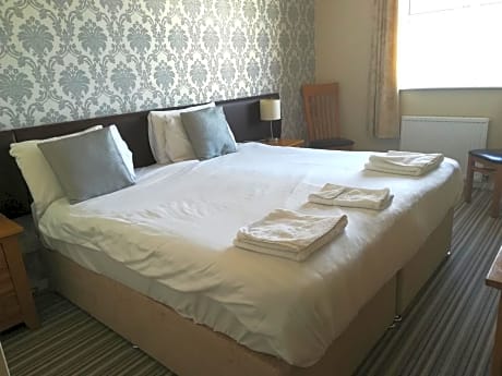Double or Twin Room with Sea View