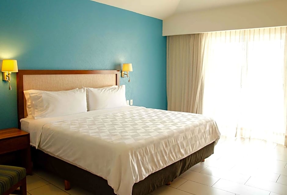 Holiday Inn Huatulco By IHG