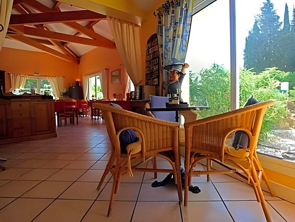 Logis Hotel Le Vieux Moulin