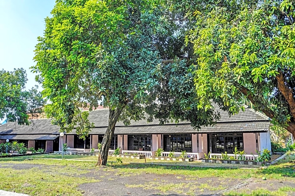 SPOT ON 91798 Hotel Grand Mutiara