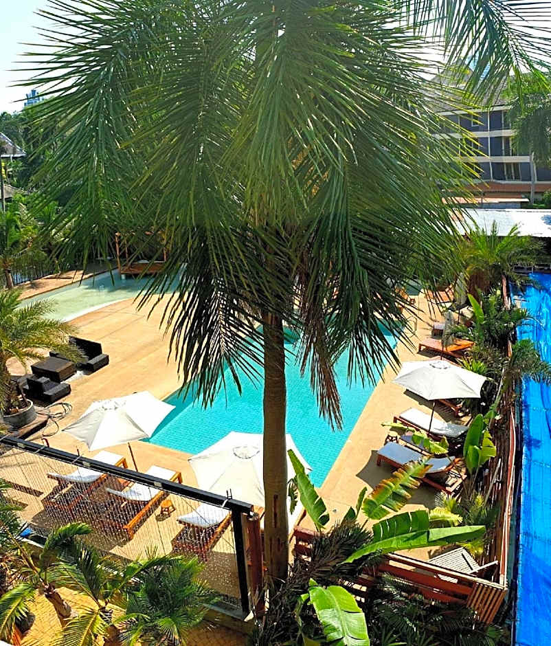 walking street hostel by new wave