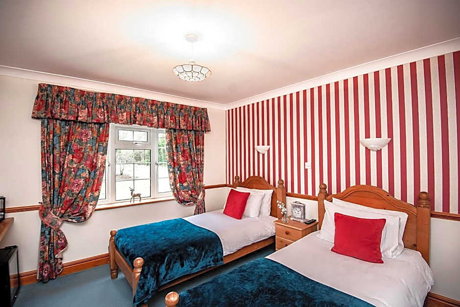 Trivelles Waterhall Country Gatwick Hotel & airport parking