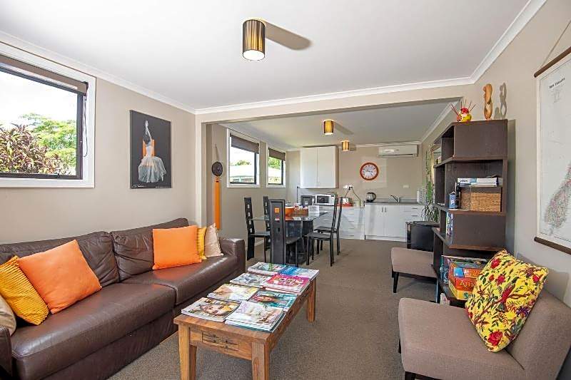 73 Milton Accommodation