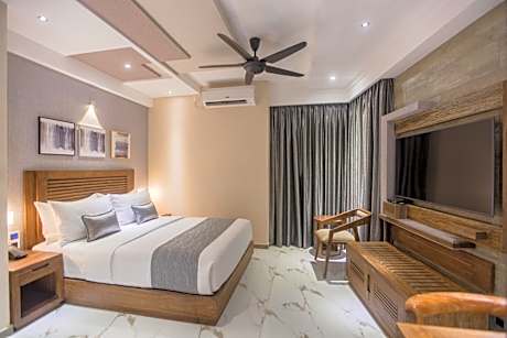 Deluxe Double Room with Free Return Airport Transfer