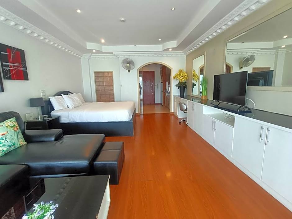 View Talay 6 Pattaya Beach Condominium by Honey