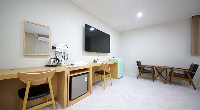 HARU HOTEL