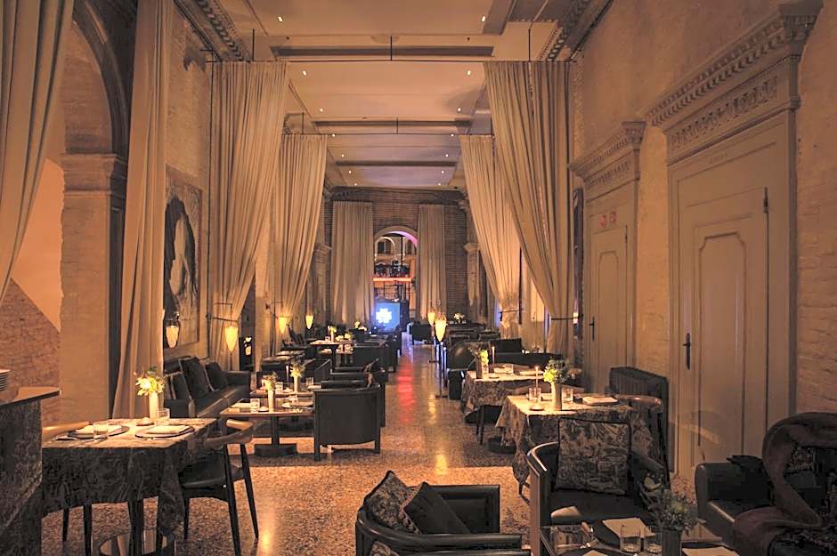 The Venice Venice Hotel