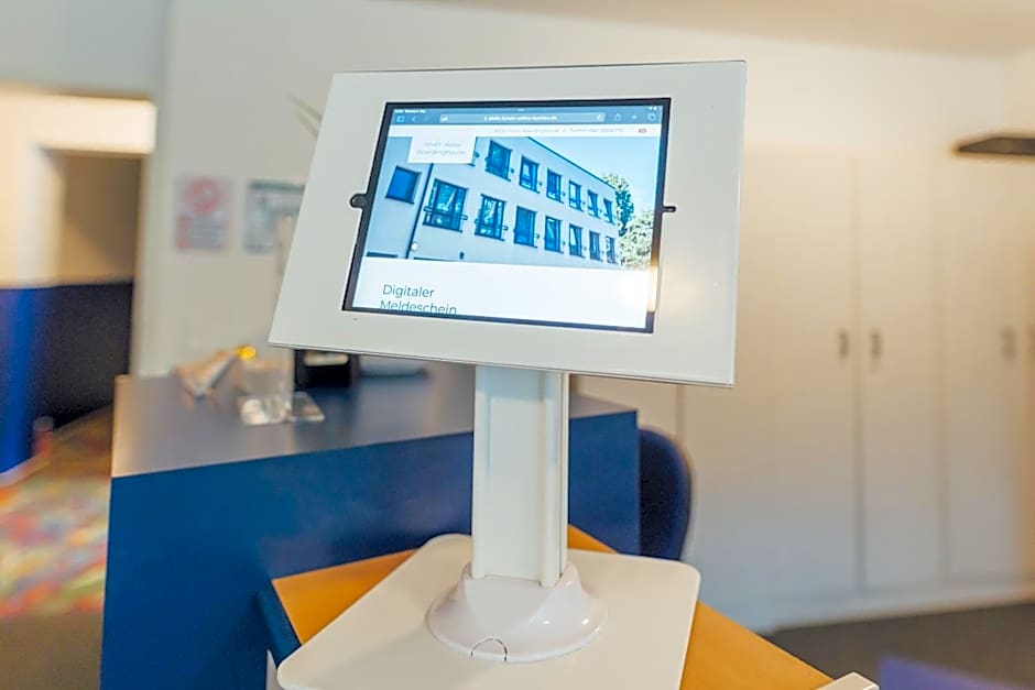 MYKY Aparthotel Harburg - Free Parking