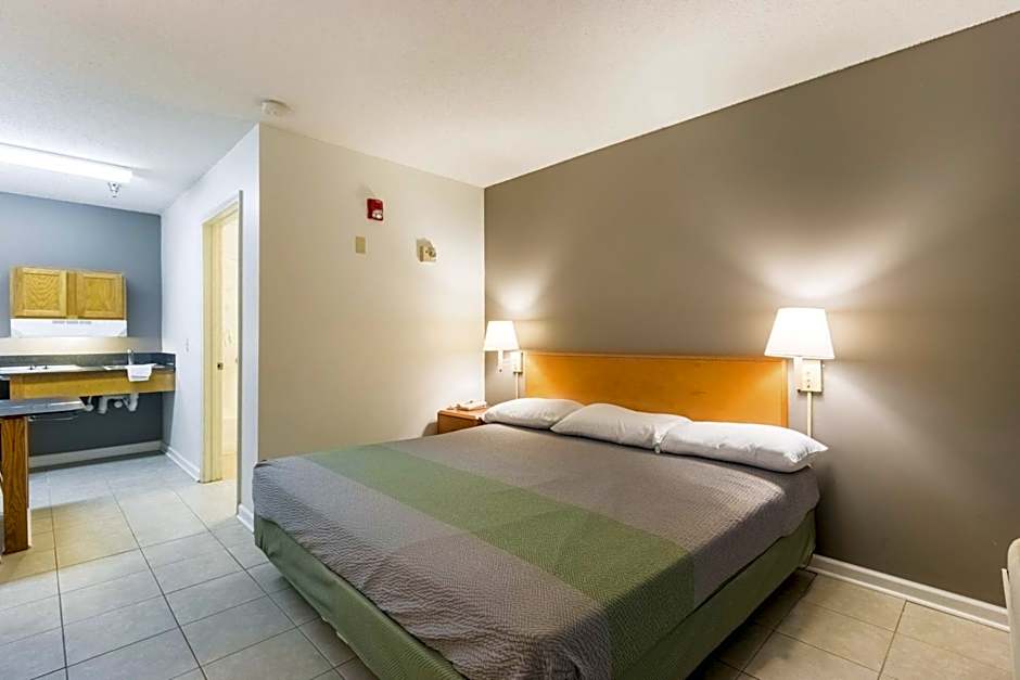 Studio 6-Statesboro, GA