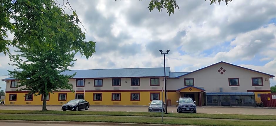 Super 8 by Wyndham Champaign
