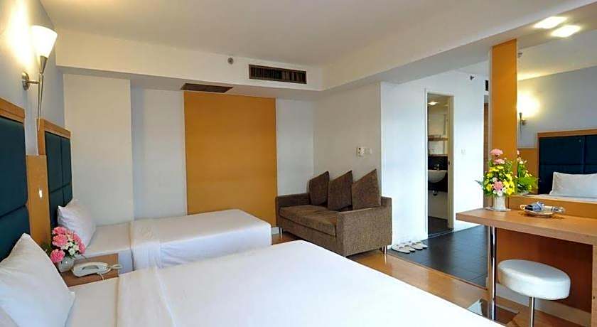 Mayflower Grande Hotel