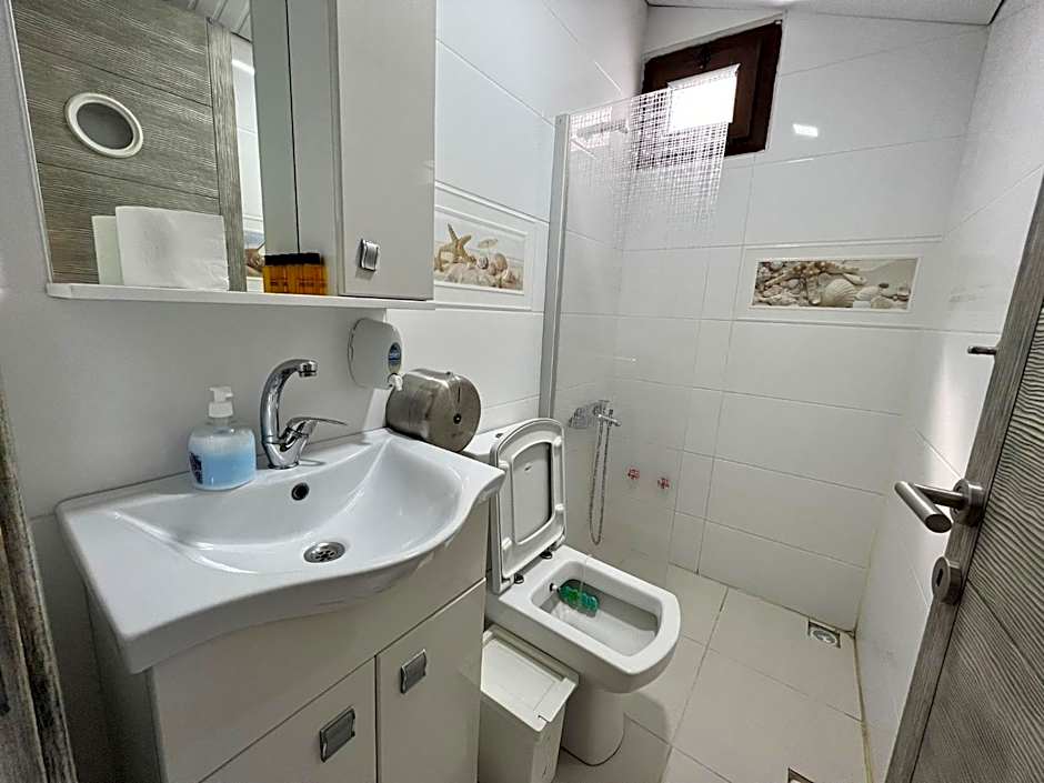 Giritli Rum Meyhanesi & Butik Otel