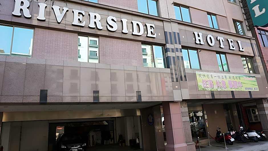 Riverside Hotel