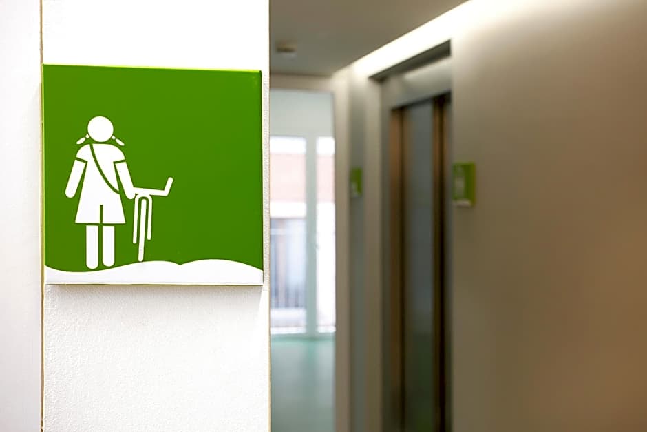 Sant Jordi Hostels Gracia
