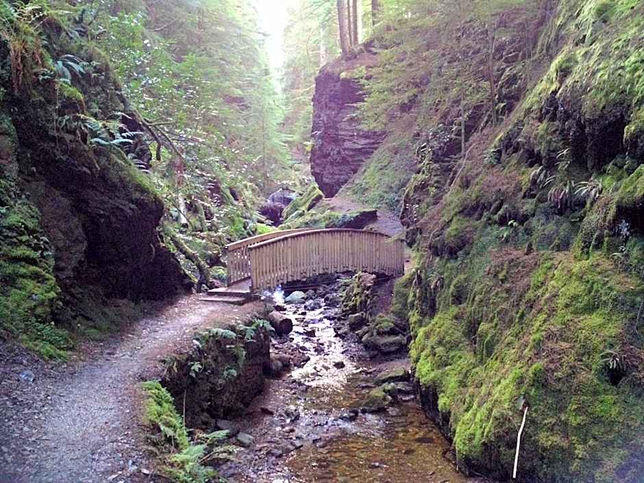 Rashfield Sheilings - Riverside Lodges, by Pucks Glen, Dunoon