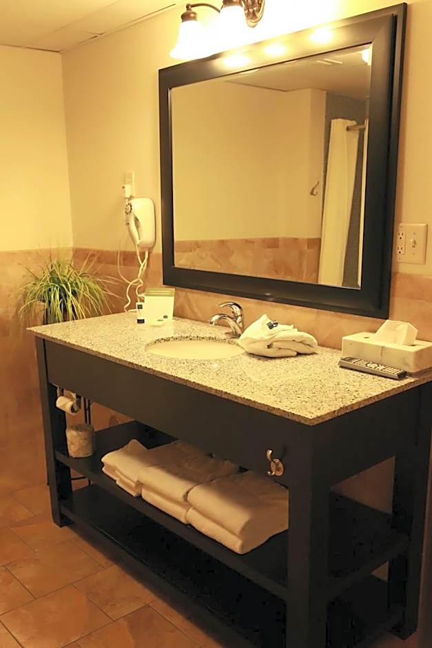 AmericInn by Wyndham McAlester