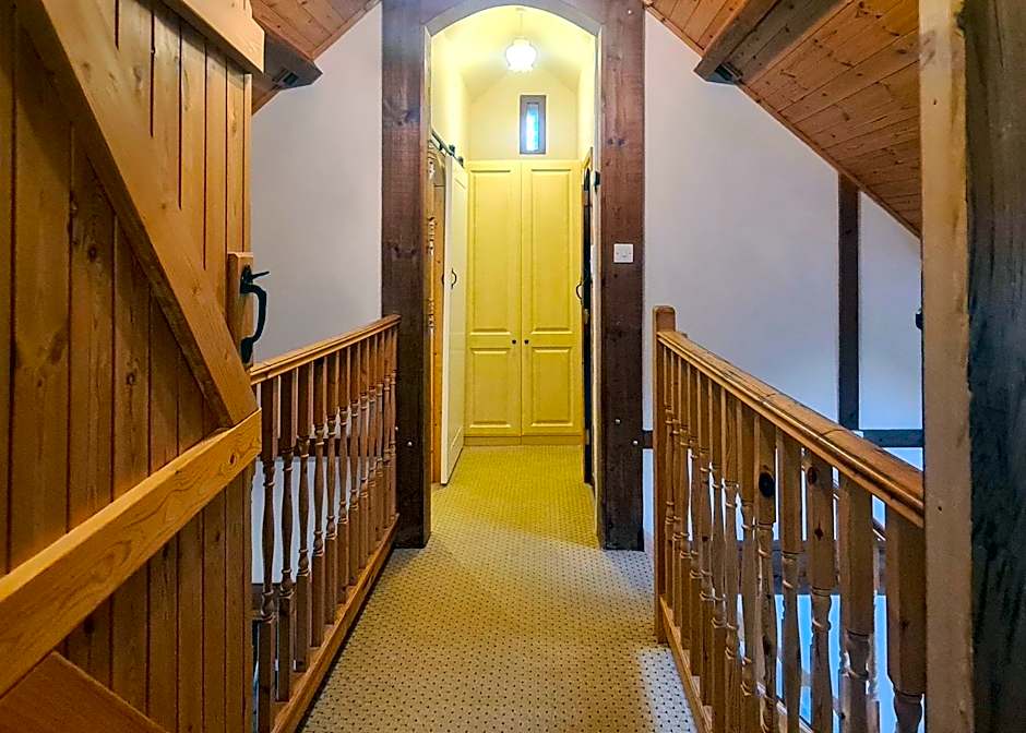 Garnffrwd Cottages