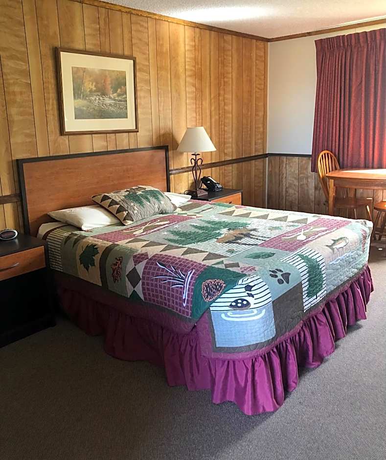 Photo 1 of 33 of Denali Park Hotel