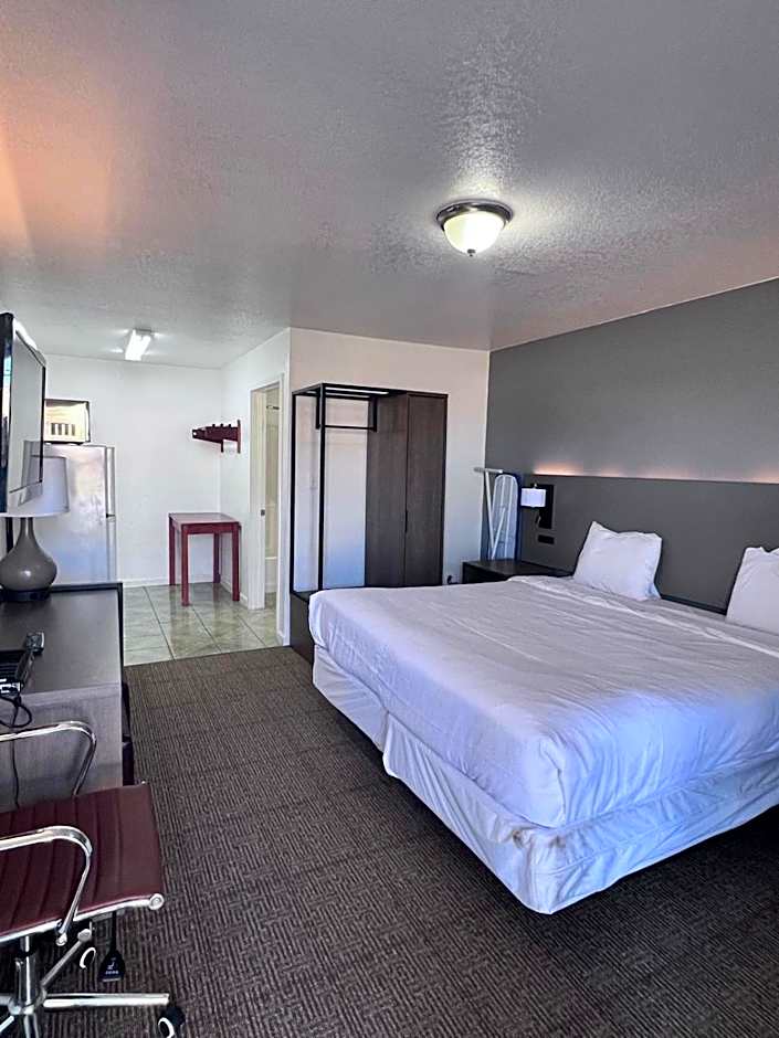 OYO Hotel Pearsall I-35 East