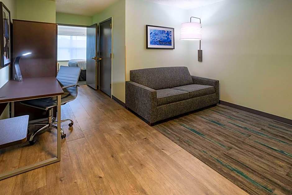 Wingate by Wyndham Waldorf/Washington DC Area