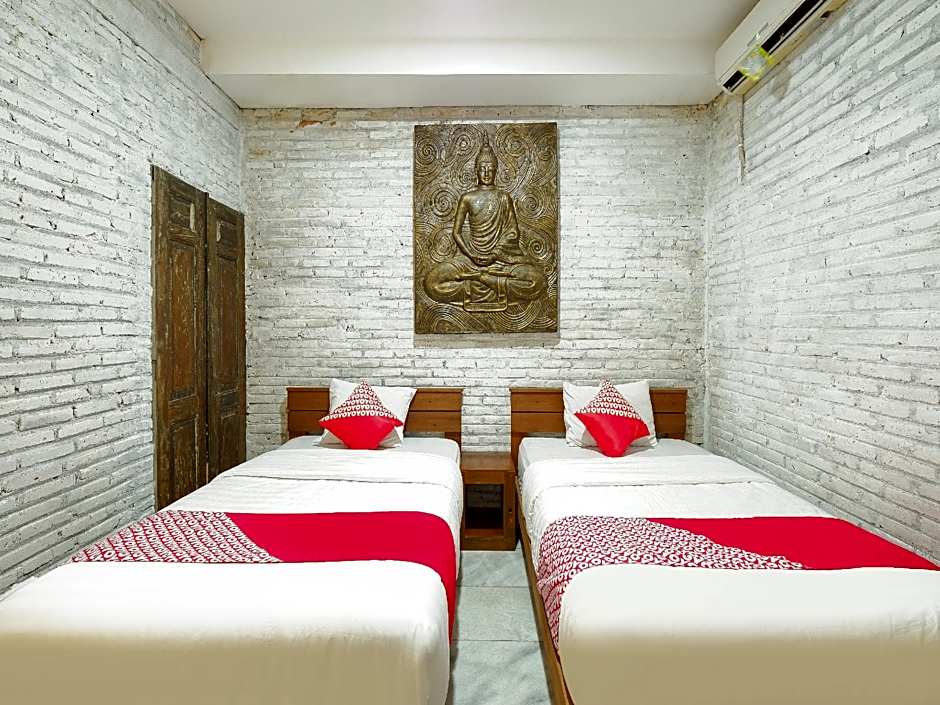 OYO 4016 Tan Jokteng Guest House