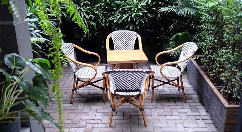 Sailomyen Cafe & Hostel