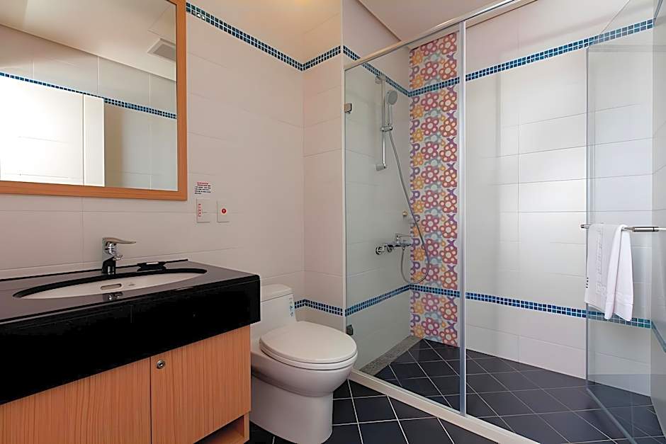 兩腳詩集綠活學旅 l 全自助入住旅館 l