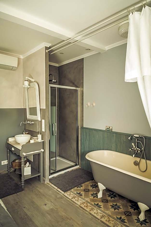 CHAMBRES D'HÔTES L'Oréliane en Provence Adults Only