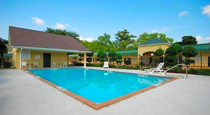 Best Western Forest Inn
