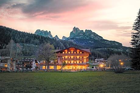X Alp Hotel
