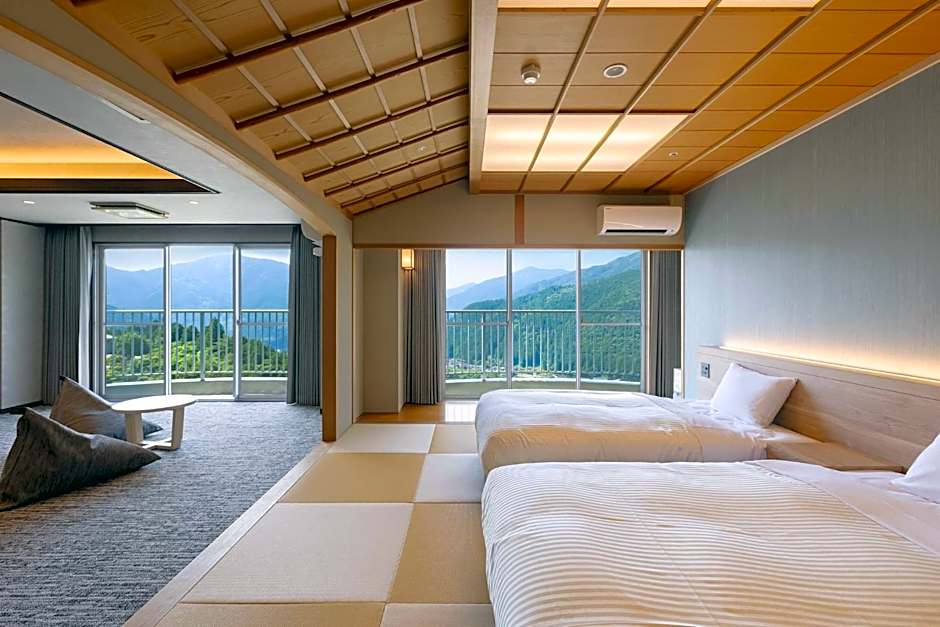 Photo 1 of 4 of Suite Japanese-Western-Style-Room 90 square yards - Shared Bathroom - Non-Smoking