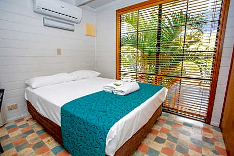 Economy Cabin - Sleeps 4