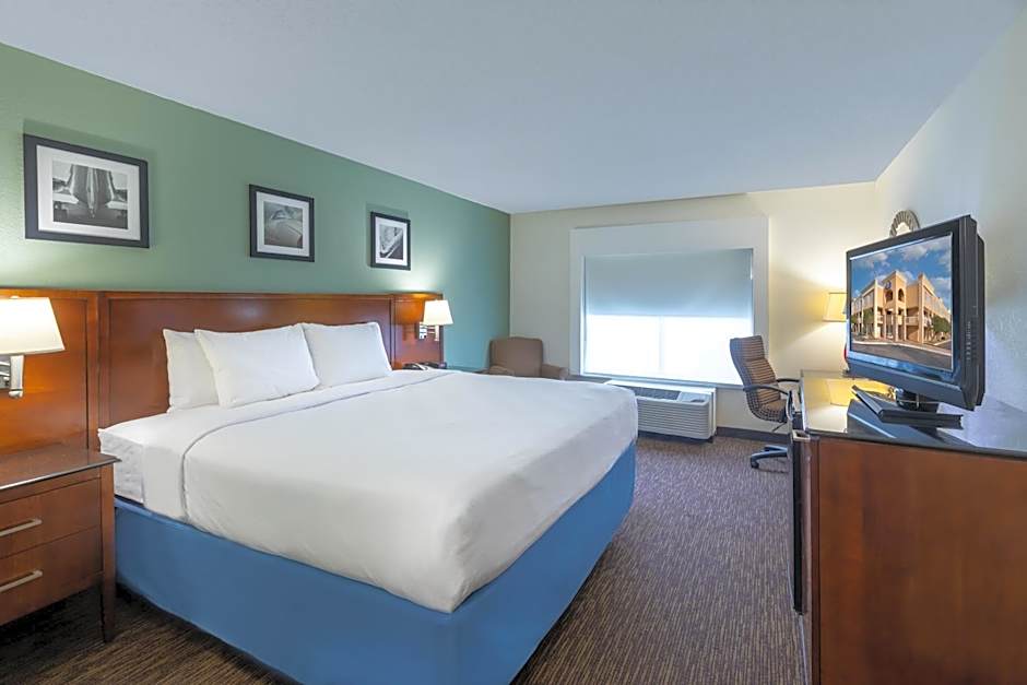 Days Inn by Wyndham Greenville