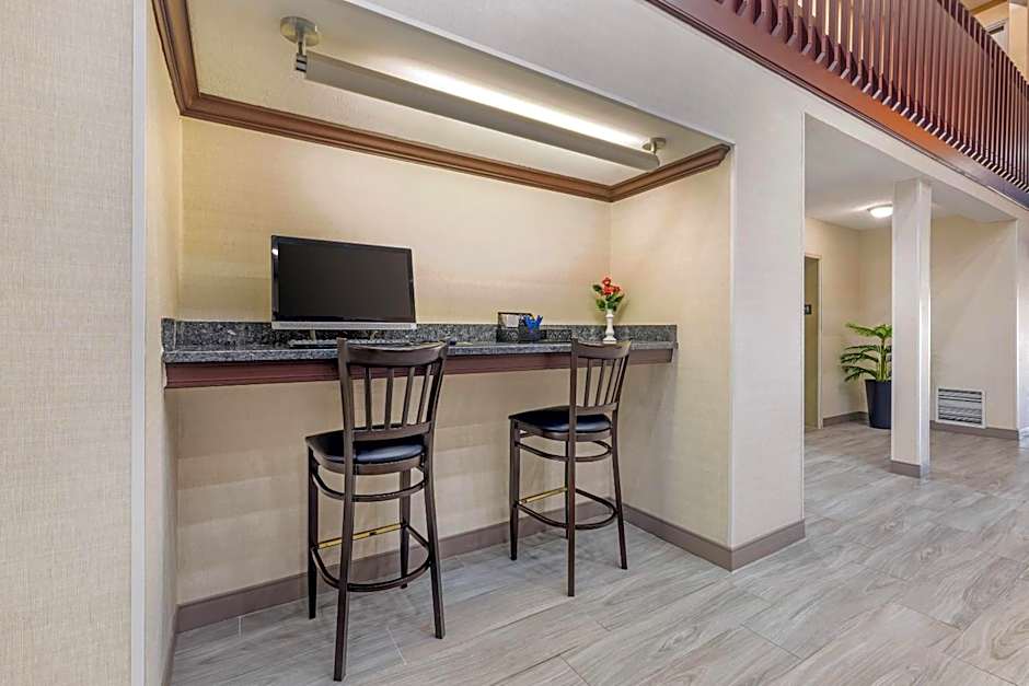 Comfort Inn Bourbonnais Near I-57