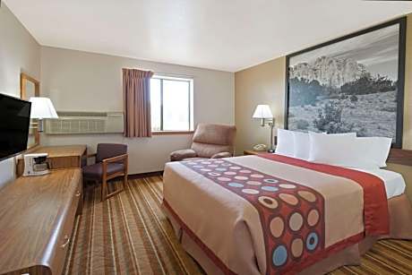 Queen Room with Bath Tub - Mobility Accessible/Non-Smoking