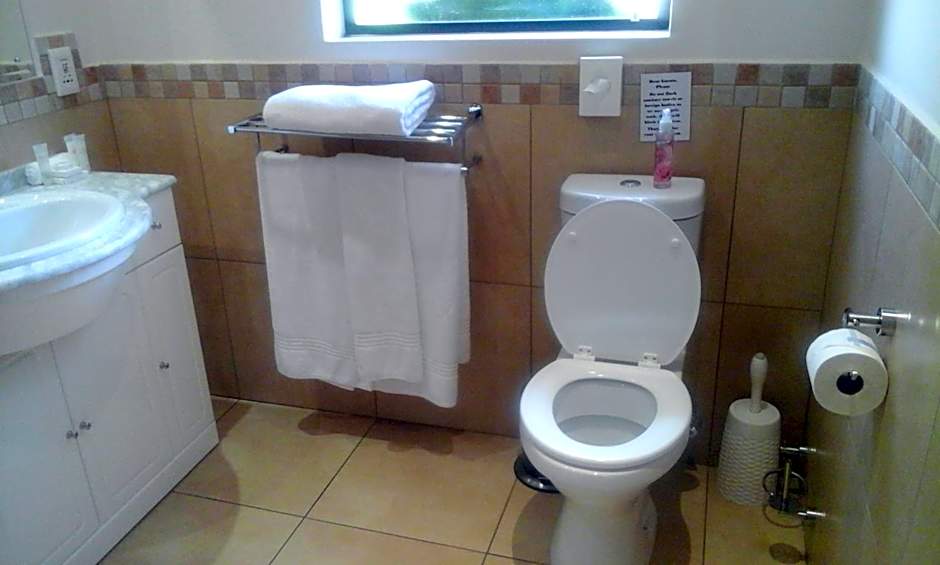 Hoyohoyo Chartwell Lodge