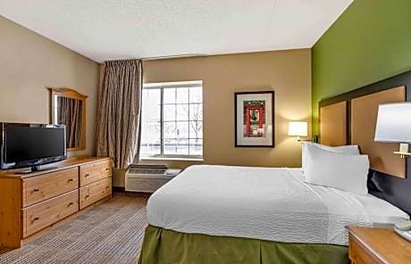 1 Queen Bed | Non-Smoking, Kitchen