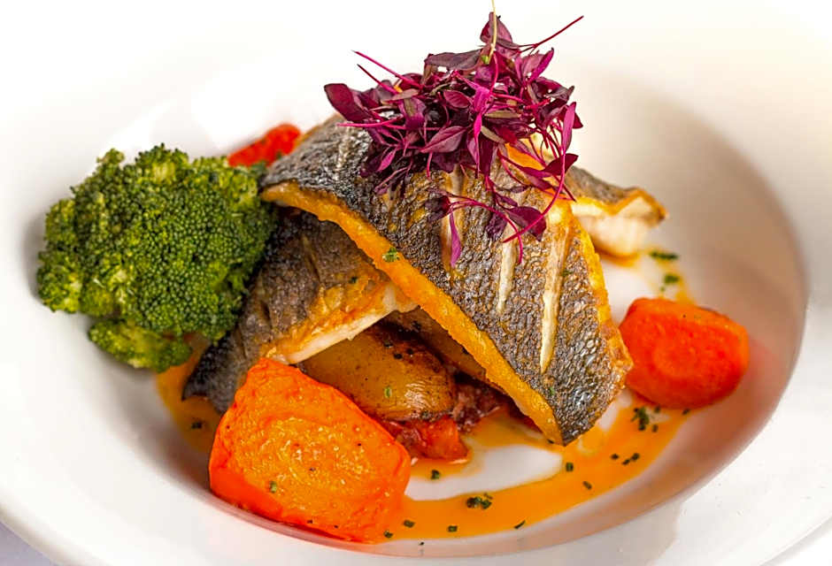 Royal Mackintosh Hotel