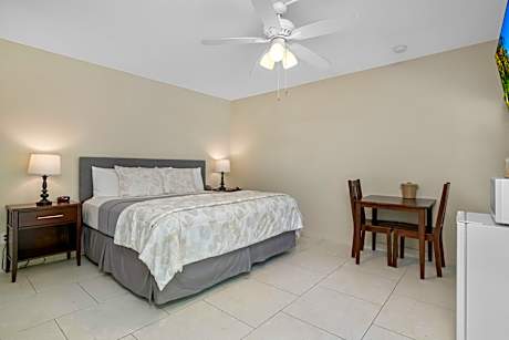 King Room - Poolside