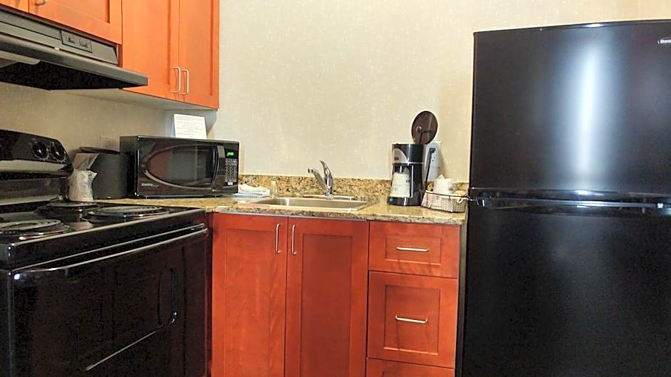 Best Western Plus Rose City Suites