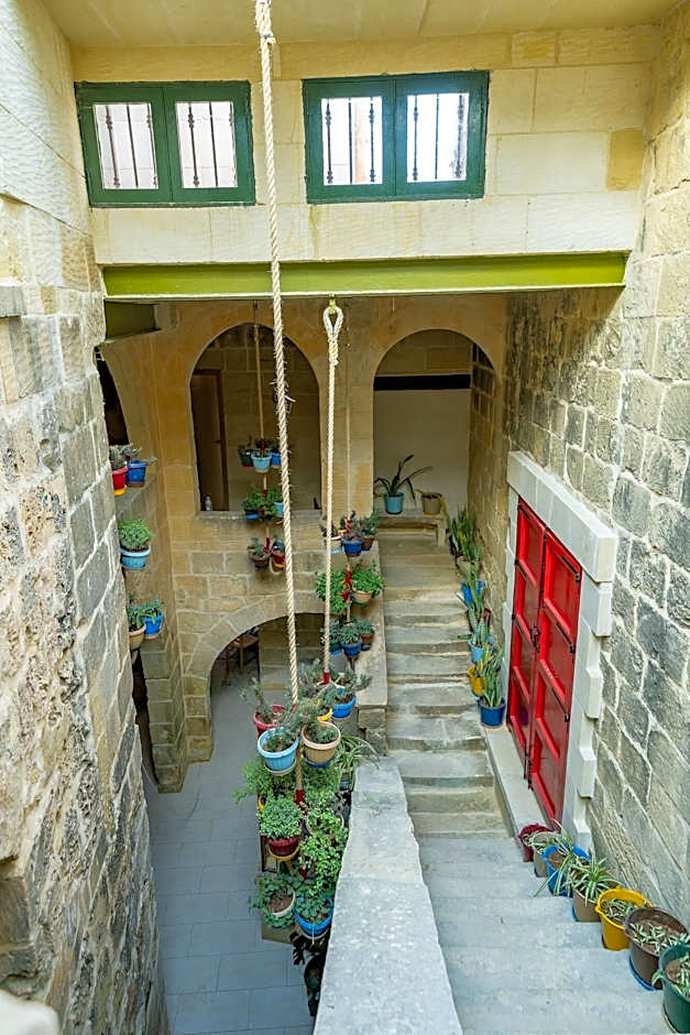 Ta' Pinu B&B