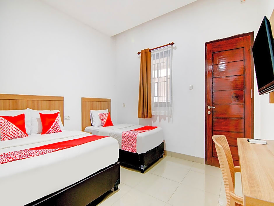 OYO 90233 The Shine Residence