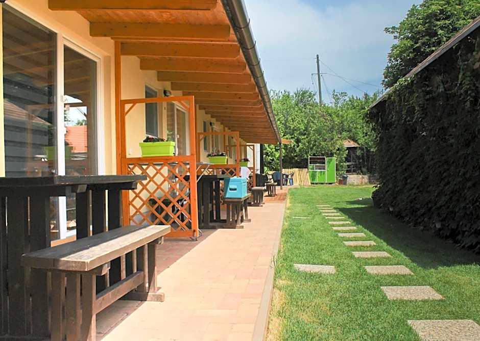 Mobile Home — 7 fotoğraftan 1. fotoğraf